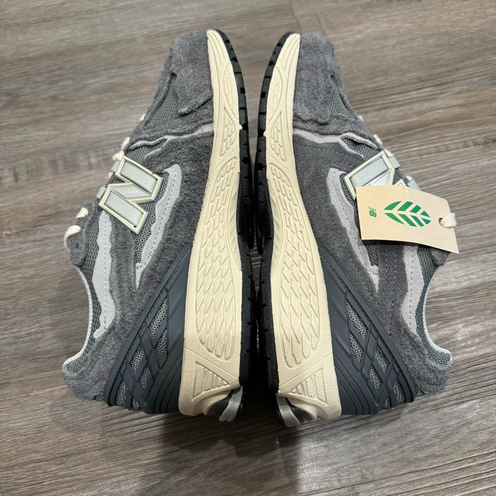 New Balance X Concepts 1906 Grey Suede Athletic Running Sneakers - Picture 6 of 9